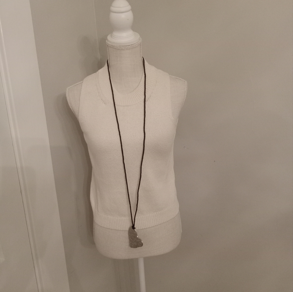 NWOT Urban Outfitters Silver Heart Long Necklace
